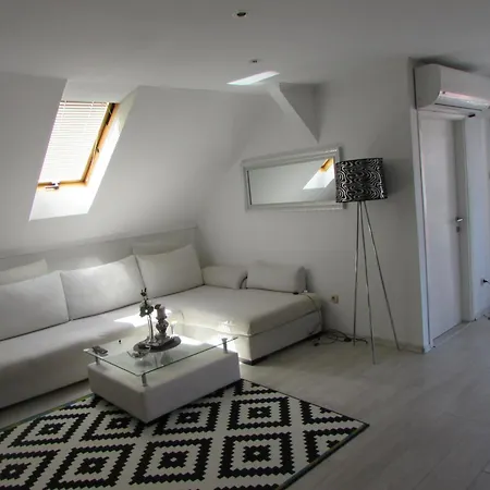Senad Apartman Apartment *